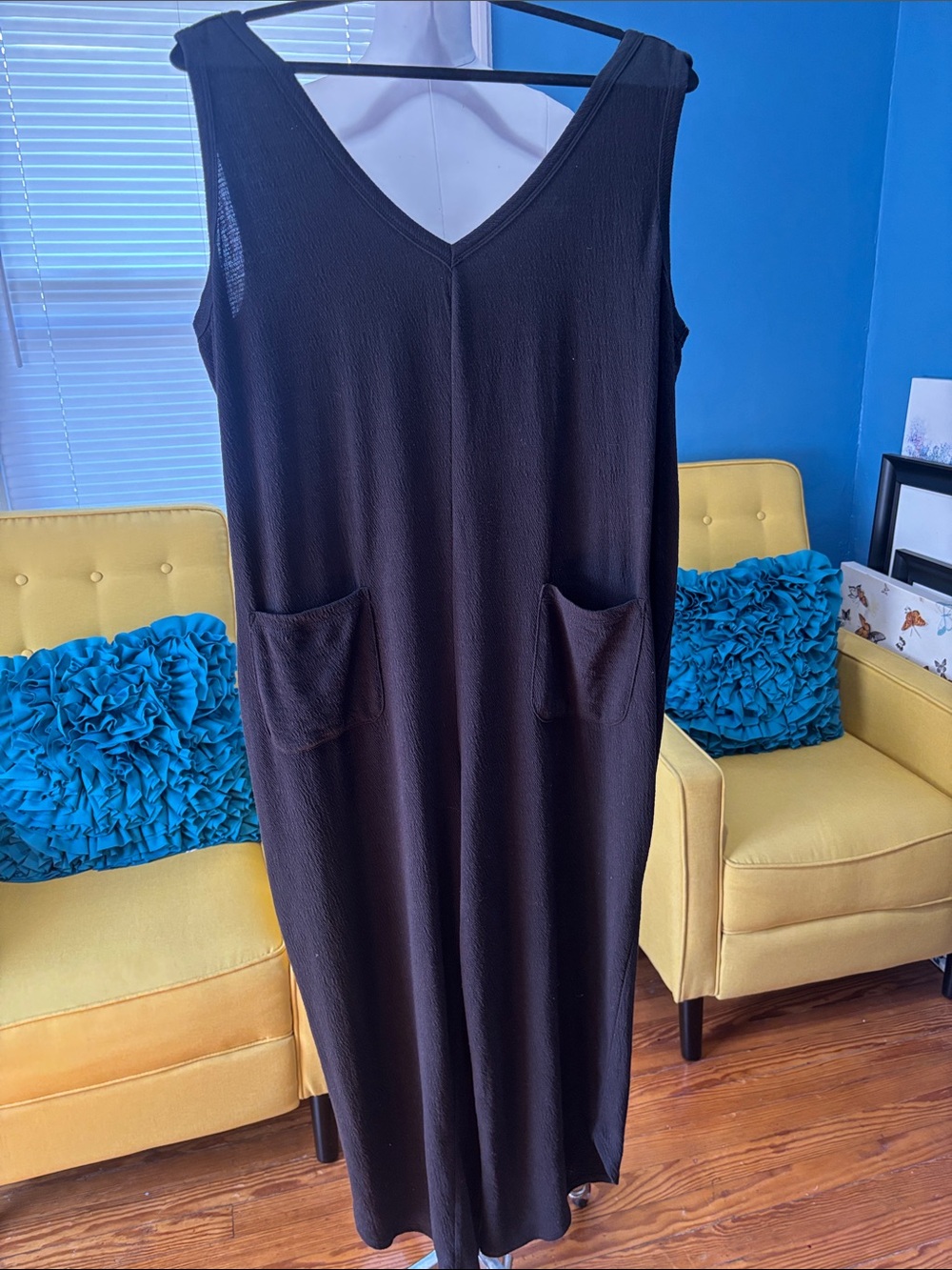 AnyBody Black Sleeveless V-Neck Midi jumper  with Front Pockets